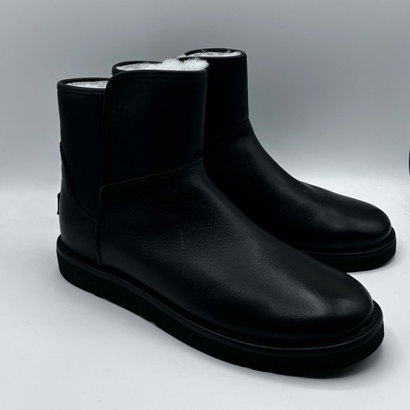 Uggs leather side zip sherpa lined SZ 9  . - Picture 12 of 16